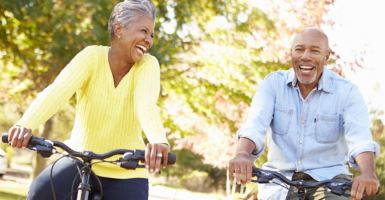 couple on bikes
