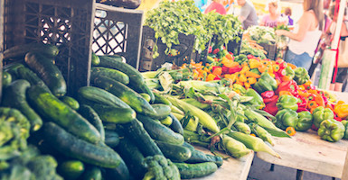 vegetables on table 385x200