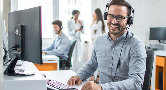 associations-customer-service-guy-550