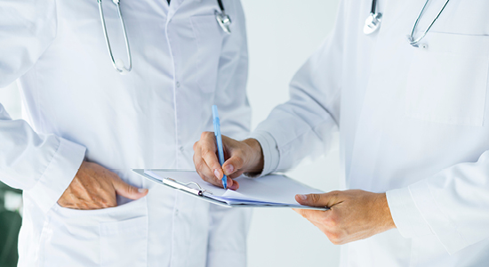 associations-doctors-writing-550