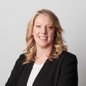 Shauna Erard headshot